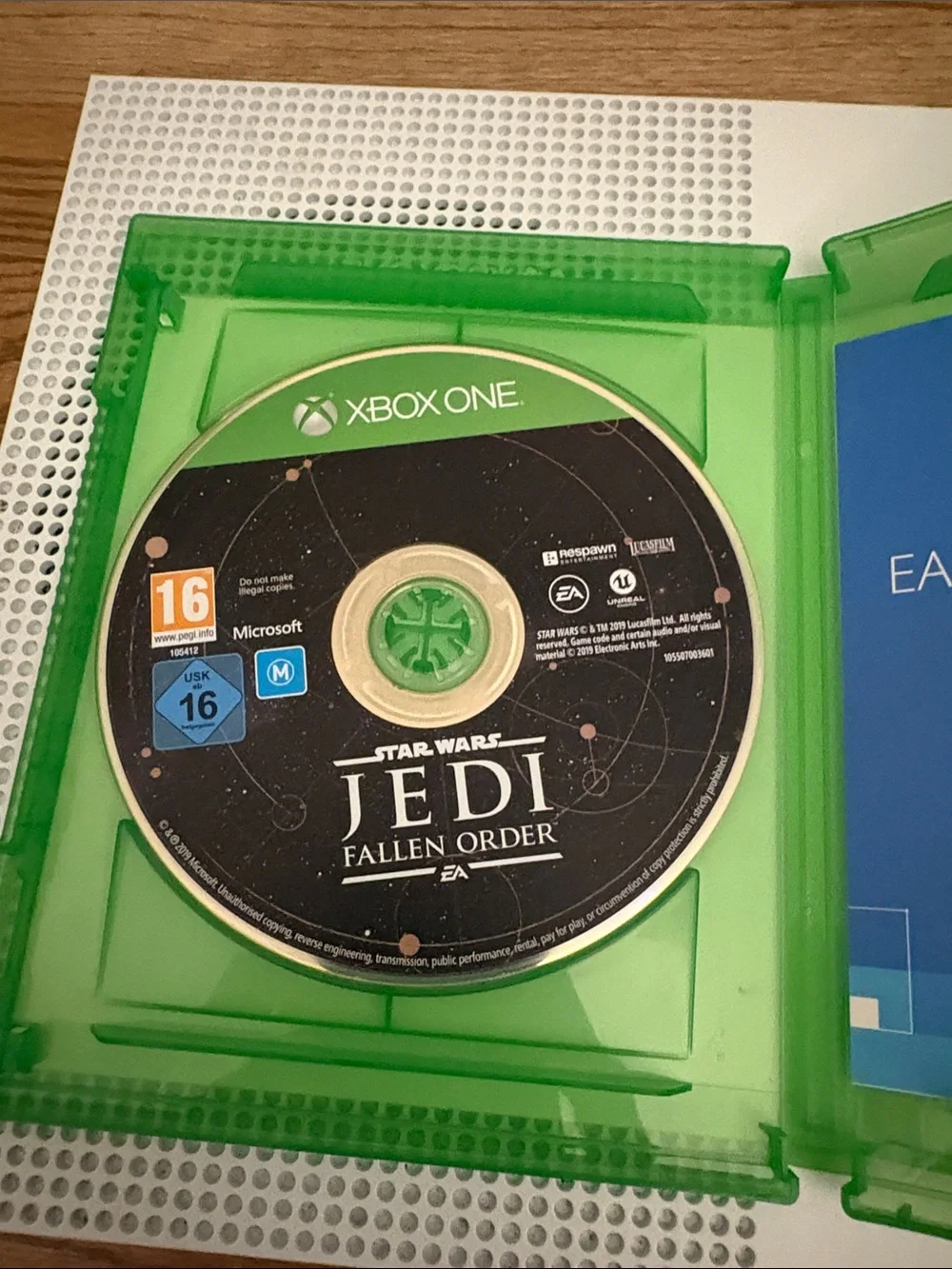 Xbox One S Used In Perfect Condition Comes With Games +CDs